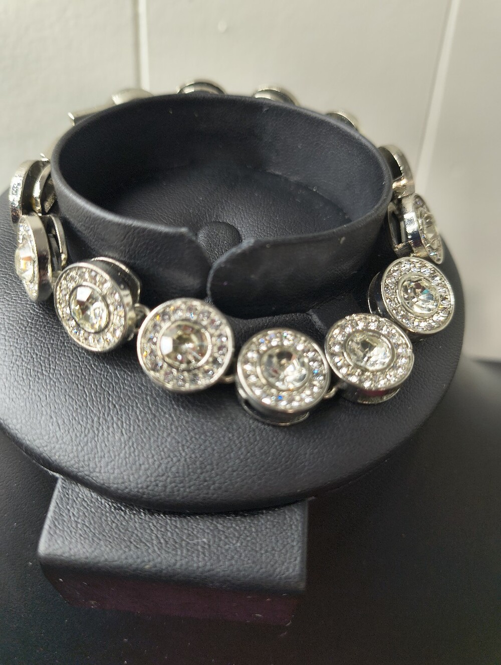 Sparkling Clear Crystal Rhinestone Halo Silver Tone Statement Bracelet 8 Inch - Picture 9 of 12